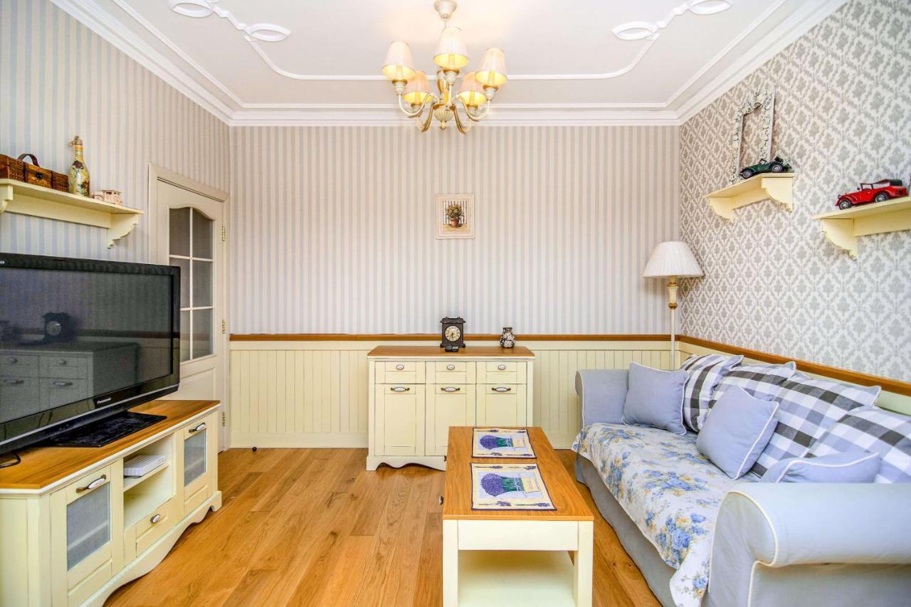 Апартаменты Central Shabby Chic Flat Close To Paid Parking Варна Экстерьер фото